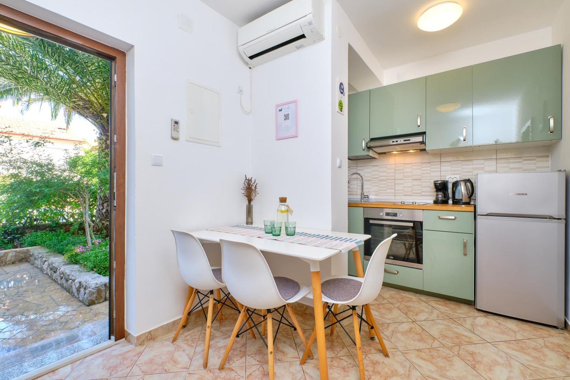 Argo Apartmani Mali Losinj Exterior photo